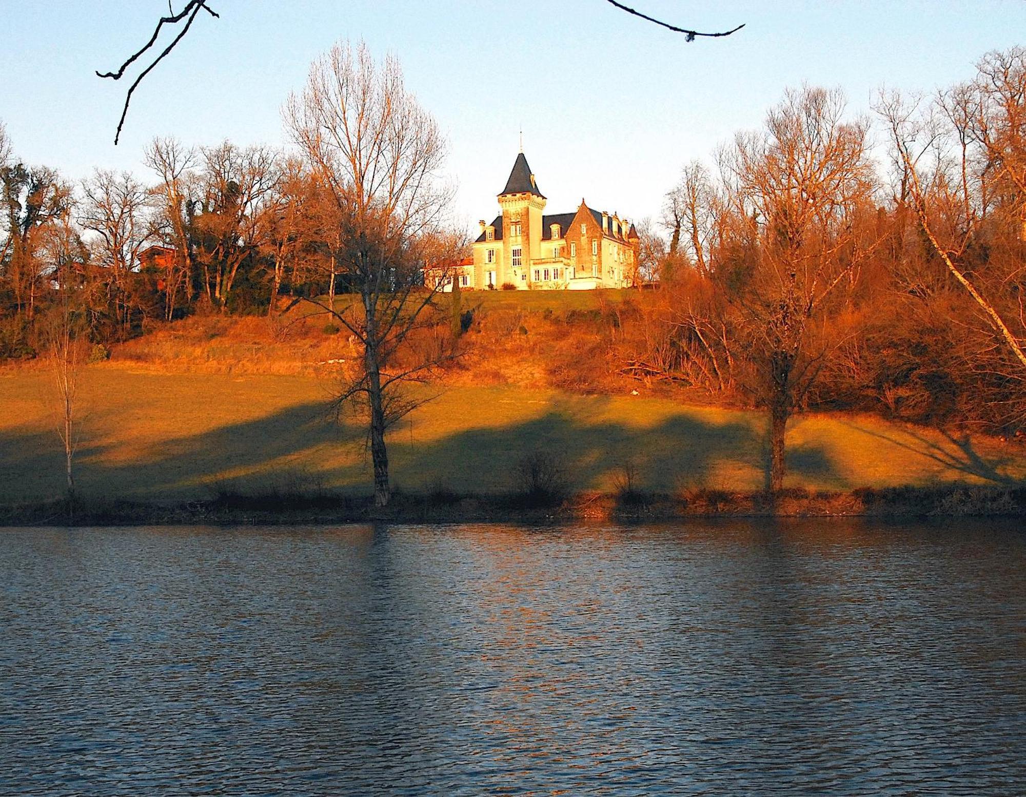 Chateau De Bellevue B&B Et Appartements Avec Piscine Saisonal Chauffee Et Chambres Partout Climatisees Saint-Avit  Exterior foto